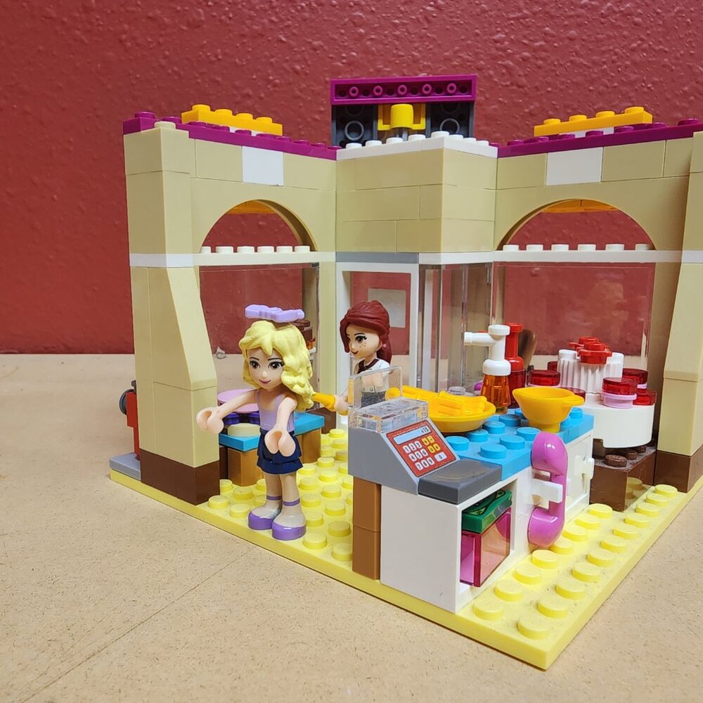 LEGO FRIENDS: Downtown Bakery (41006) with Manual - Picture 3 of 11